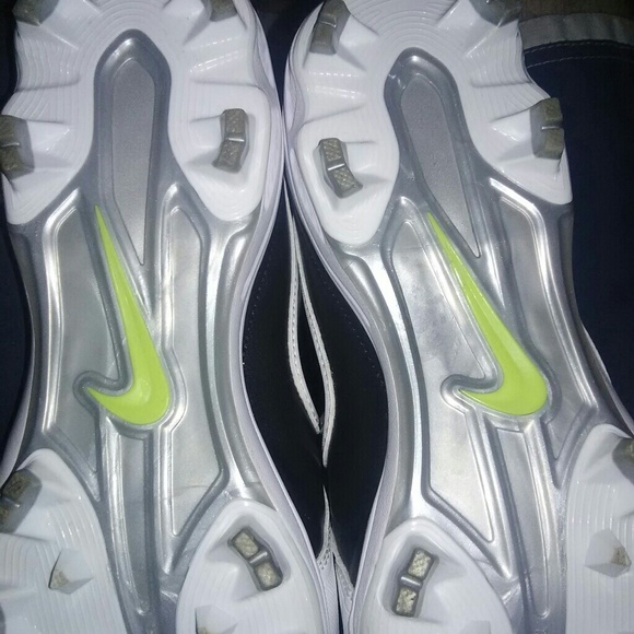 COPY - Nike Softball Cleats - $ Negotiable - Picture 2 of 2